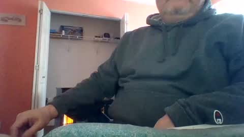 Snapshot of tomcat4848 chatting on 02/09/25, 02:40 tomcat4848 online show from 02/09/25, 02:40