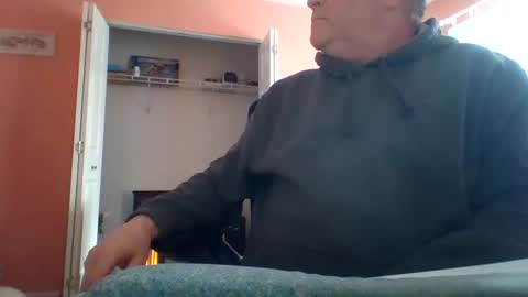 Snapshot of tomcat4848 chatting on 02/11/25, 03:18 tomcat4848 online show from 02/11/25, 03:18