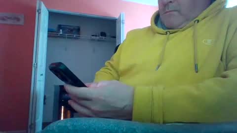 Snapshot of tomcat4848 chatting on 02/15/25, 04:01 tomcat4848 online show from 02/15/25, 04:01