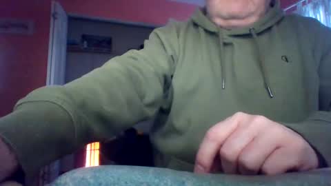 Snapshot of tomcat4848 chatting on 02/18/25, 12:17 tomcat4848 online show from 02/18/25, 12:17