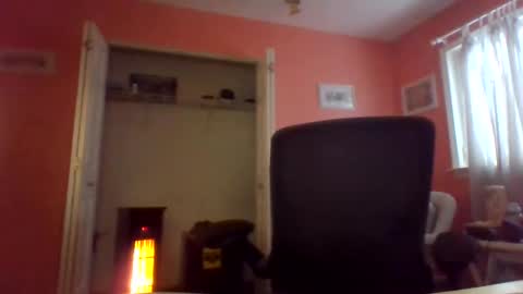 Snapshot of tomcat4848 chatting on 02/18/25, 10:25 tomcat4848 online show from 02/18/25, 10:25