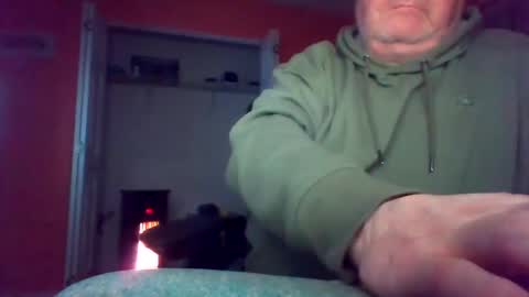 Snapshot of tomcat4848 chatting on 02/19/25, 04:34 tomcat4848 online show from 02/19/25, 04:34