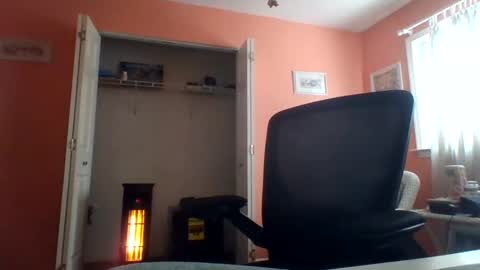 Snapshot of tomcat4848 chatting on 02/25/25, 07:03 tomcat4848 online show from 02/25/25, 07:03