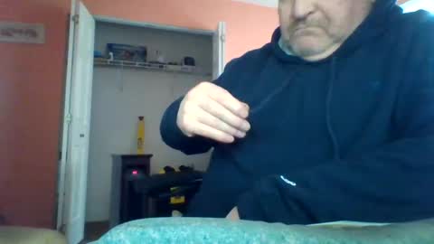 Snapshot of tomcat4848 chatting on 10/14/25, 05:25 tomcat4848 online show from 10/14/25, 05:25