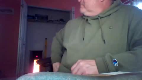 Snapshot of tomcat4848 chatting on 10/23/25, 08:18 tomcat4848 online show from 10/23/25, 08:18