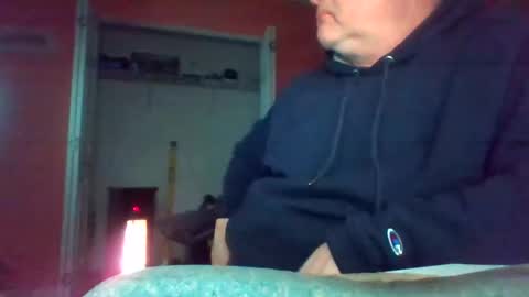 Snapshot of tomcat4848 chatting on 12/21/25, 01:35 tomcat4848 online show from 12/21/25, 01:35