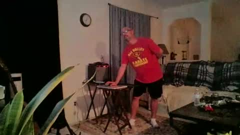 Snapshot of tomcatsawyer chatting on 11/15/25, 12:30 sirmuggsalot online show from 11/15/25, 12:30