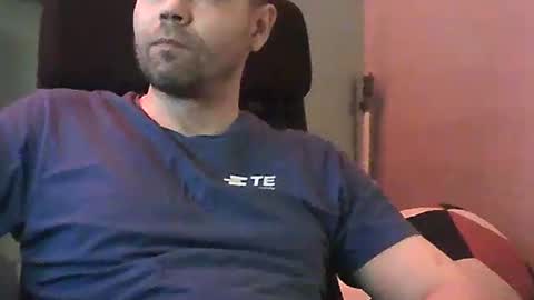 Snapshot of tomekpl30show chatting on 12/20/25, 07:54 Tomek online show from 12/20/25, 07:54