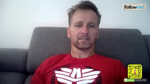 Snapshot of tomhardic chatting on 10/27/25, 09:24 TOM online show from 10/27/25, 09:24