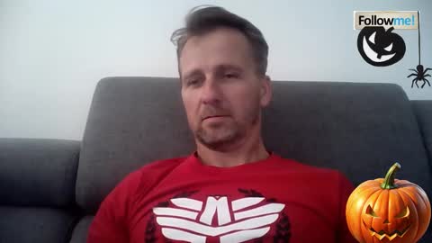 Snapshot of tomhardic chatting on 11/02/25, 10:28 TOM online show from 11/02/25, 10:28