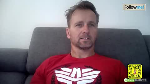 Snapshot of tomhardic chatting on 11/12/25, 07:24 TOM online show from 11/12/25, 07:24