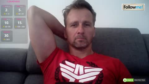 Snapshot of tomhardic chatting on 12/02/25, 02:34 TOM online show from 12/02/25, 02:34