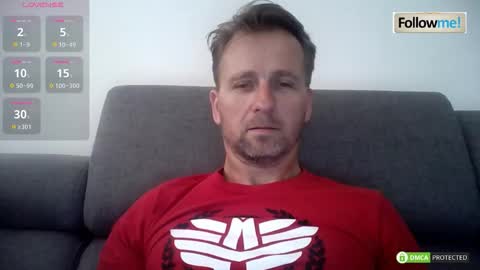 Snapshot of tomhardic chatting on 12/04/25, 01:53 TOM online show from 12/04/25, 01:53