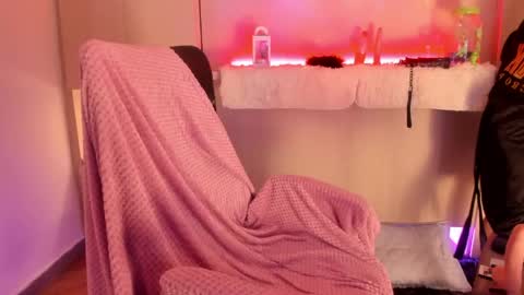 Snapshot of tomiedark_ chatting on 05/10/26, 04:12 KAELANI online show from 05/10/26, 04:12