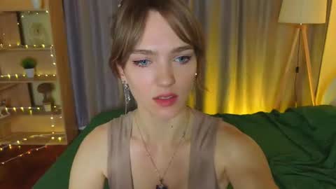 Snapshot of tomikavilandre chatting on 07/05/26, 07:10 Lana online show from 07/05/26, 07:10