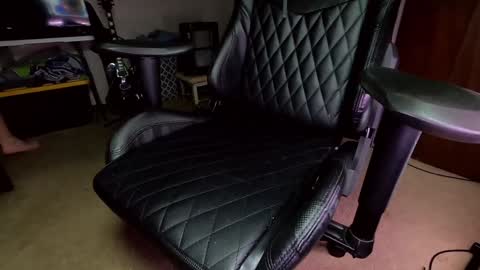 Snapshot of tomizhan chatting on 12/02/24, 03:58 Tomi online show from 12/02/24, 03:58