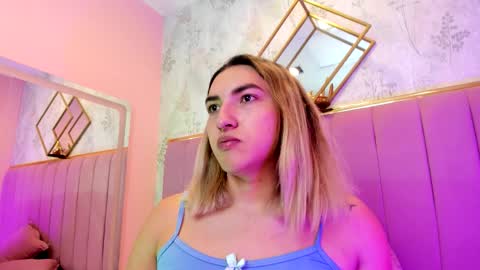 Snapshot of tomlondon_ chatting on 01/06/26, 01:37 online show from 01/06/26, 01:37