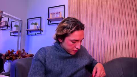 Snapshot of tomlondon_ chatting on 02/07/26, 10:52 online show from 02/07/26, 10:52