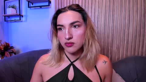 Snapshot of tomlondon_ chatting on 02/24/26, 07:23 online show from 02/24/26, 07:23