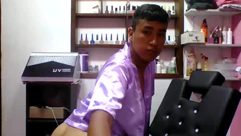 Snapshot of tomm_kors chatting on 10/17/25, 03:53 tomm online show from 10/17/25, 03:53