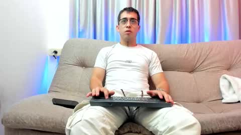 Tomas online show from 03/01/26, 02:13