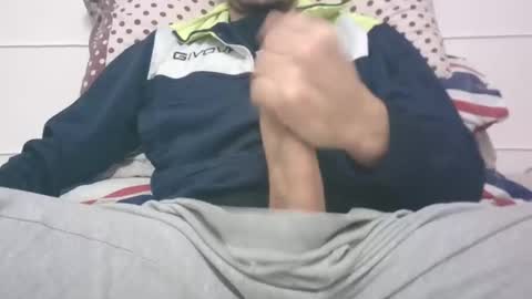 Snapshot of tommaso9046 chatting on 12/01/24, 05:24 tommaso9046 online show from 12/01/24, 05:24