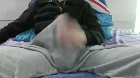 Snapshot of tommaso9046 chatting on 12/20/25, 04:14 tommaso9046 online show from 12/20/25, 04:14