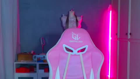 Snapshot of tommioo7 chatting on 11/30/25, 02:37 Galadriel online show from 11/30/25, 02:37