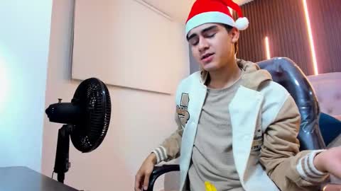 Tommy  online show from 12/02/25, 03:45