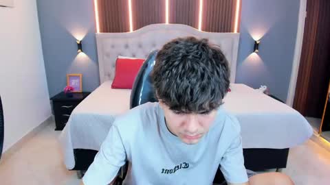 Snapshot of tommy18__ chatting on 04/30/26, 04:30 Tommy online show from 04/30/26, 04:30