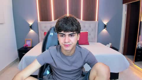 Snapshot of tommy18__ chatting on 05/02/26, 03:33 Tommy online show from 05/02/26, 03:33