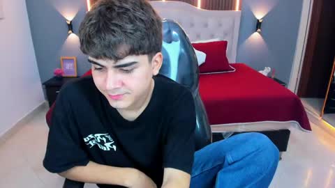 Snapshot of tommy18__ chatting on 05/15/26, 04:08 Tommy online show from 05/15/26, 04:08