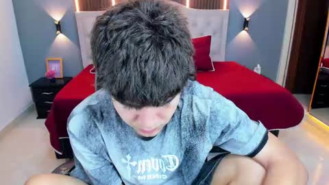 Snapshot of tommy18__ chatting on 05/24/26, 03:33 Tommy online show from 05/24/26, 03:33