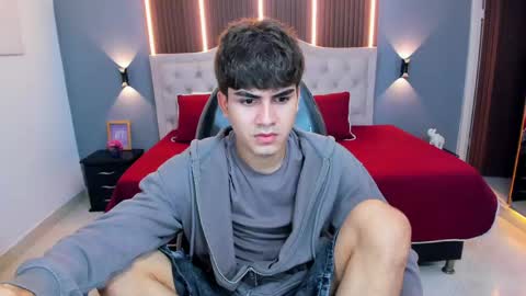 Snapshot of tommy18__ chatting on 05/26/26, 03:35 Tommy online show from 05/26/26, 03:35