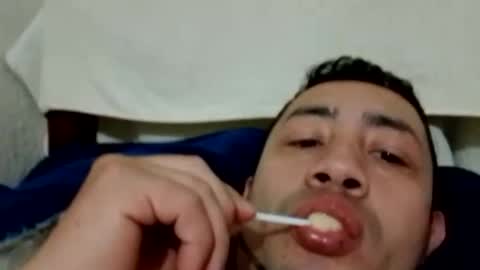 Snapshot of tommy692731 chatting on 11/14/25, 06:01 tommy692731 online show from 11/14/25, 06:01