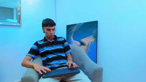 Snapshot of tommy__scott chatting on 11/10/25, 12:59 Tommy Scott online show from 11/10/25, 12:59