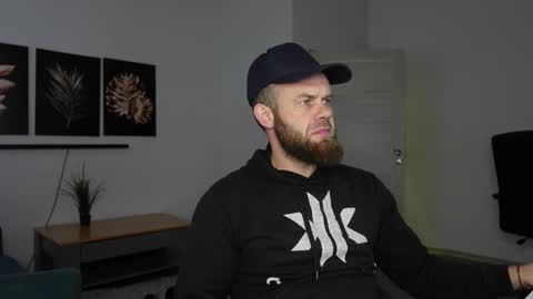  tommy burnzzz  online show from 12/01/25, 11:04