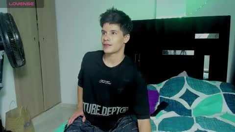   online show from 11/28/25, 09:23