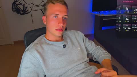 Snapshot of tommy_cumfinger chatting on 12/13/24, 09:57 Tommy online show from 12/13/24, 09:57