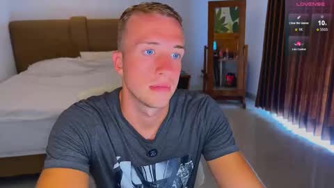 Snapshot of tommy_cumfinger chatting on 09/25/25, 12:36 Tommy online show from 09/25/25, 12:36