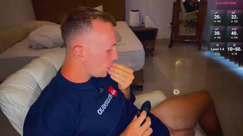 Snapshot of tommy_cumfinger chatting on 10/29/25, 08:05 Tommy online show from 10/29/25, 08:05