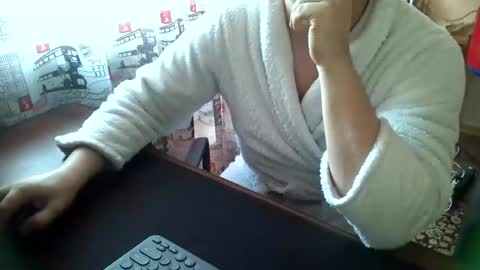 Tommi Li online show from 01/12/25, 10:45