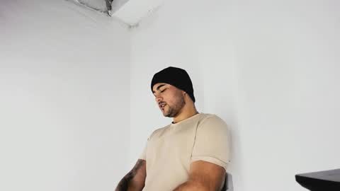 tommy_sccott online show from 10/28/25, 11:51