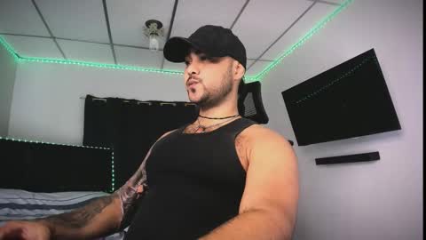 Snapshot of tommy_sccott chatting on 02/21/26, 11:17 tommy_sccott online show from 02/21/26, 11:17