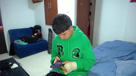 Snapshot of tommy_sins619 chatting on 01/08/25, 05:16 Dirty Tommy online show from 01/08/25, 05:16