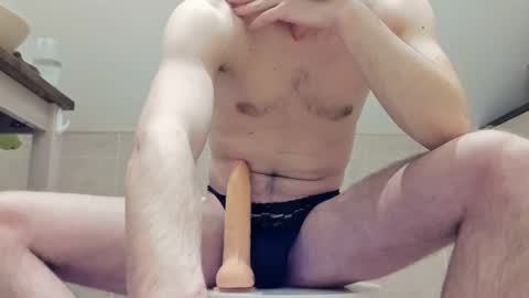 Snapshot of tommyadvo chatting on 02/22/25, 08:42 Tom online show from 02/22/25, 08:42