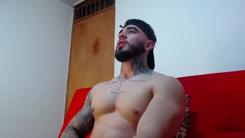 Snapshot of tommyblessd1 chatting on 02/05/25, 10:08 Steven online show from 02/05/25, 10:08