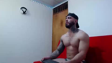 Snapshot of tommyblessd1 chatting on 02/24/25, 08:58 Steven online show from 02/24/25, 08:58