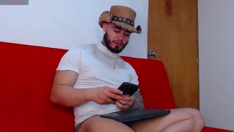 Snapshot of tommyblessd1 chatting on 09/09/25, 06:35 Steven online show from 09/09/25, 06:35