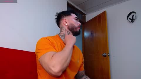 Snapshot of tommyblessd1 chatting on 10/05/25, 08:56 Steven online show from 10/05/25, 08:56